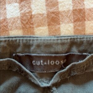 cut loose Olive Green side, zip pants